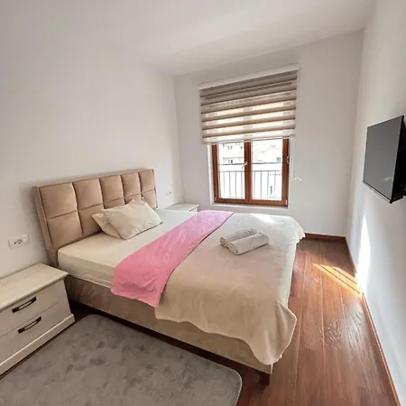 Ana Lux Master 14 * Podgorica
